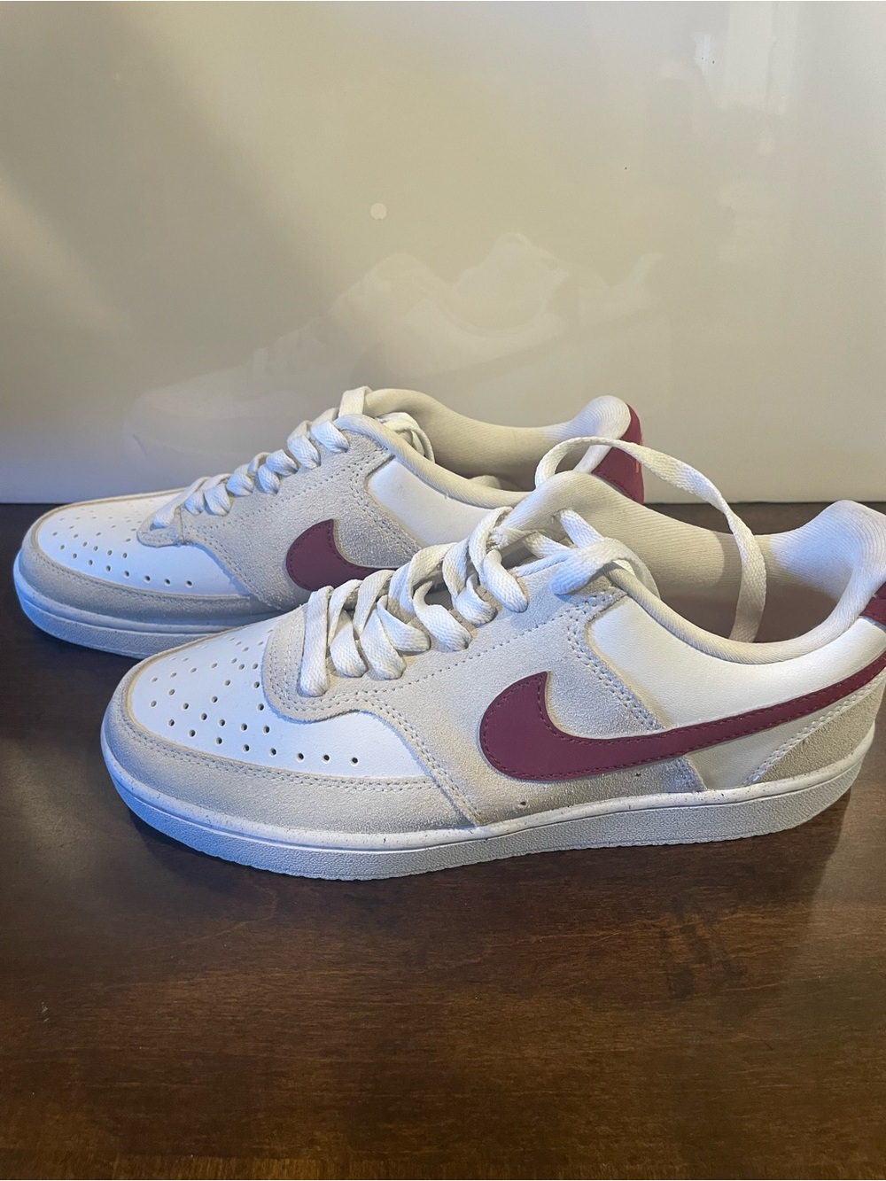 Nike Kids/Women’s White Sneakers with Maroon Swoosh